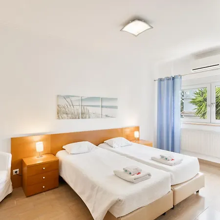 Abla Guest house Carcavelos (Lisbon)