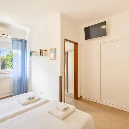 Abla Guest house Carcavelos (Lisbon)