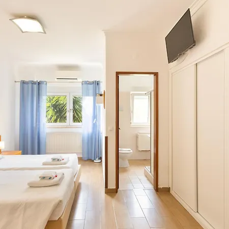 Abla Guest house Carcavelos (Lisbon)